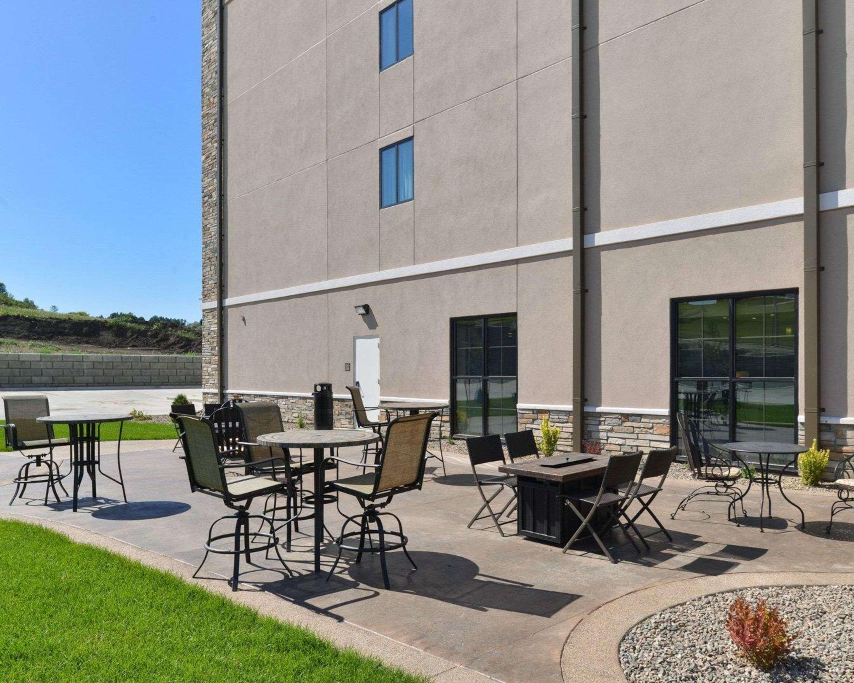 Comfort Inn & Suites Mandan - Bismarck Exterior foto