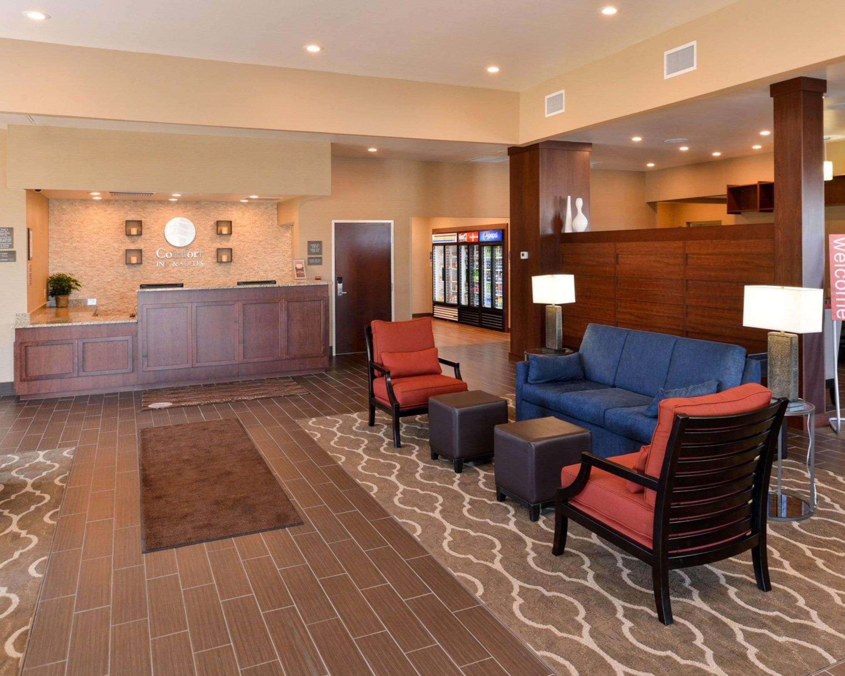 Comfort Inn & Suites Mandan - Bismarck Exterior foto